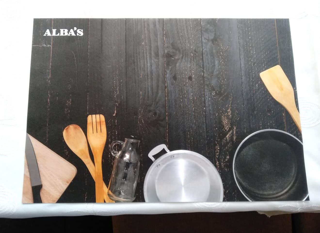 podkładki pod talerze z logo alba's
