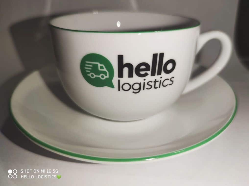 filiżanki reklamowe z logo hello logistics