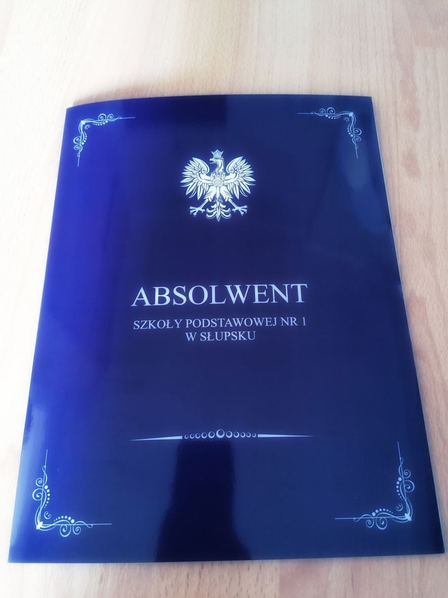 Teczki z nadrukiem dla szkoły podstawowej nr 1 w Słupsku