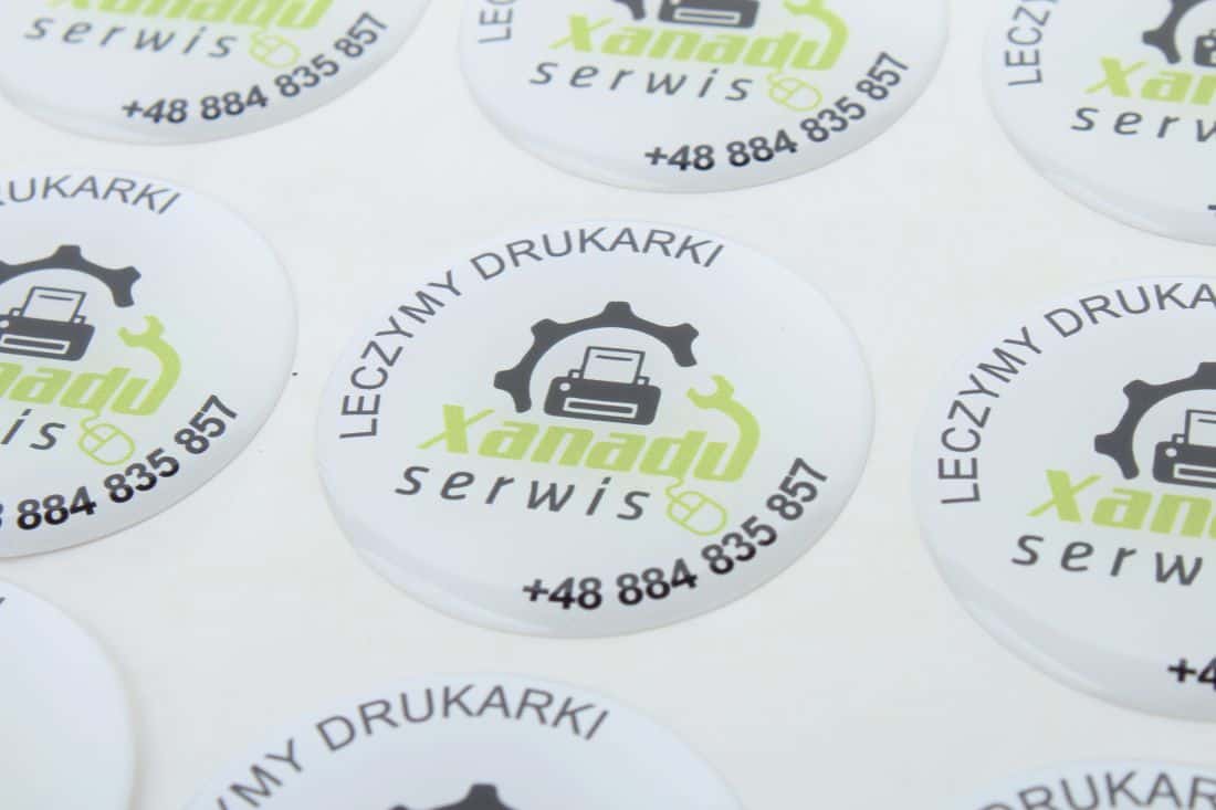 realizacja na naklejki wypukłe z reklamą firmy Xanadu