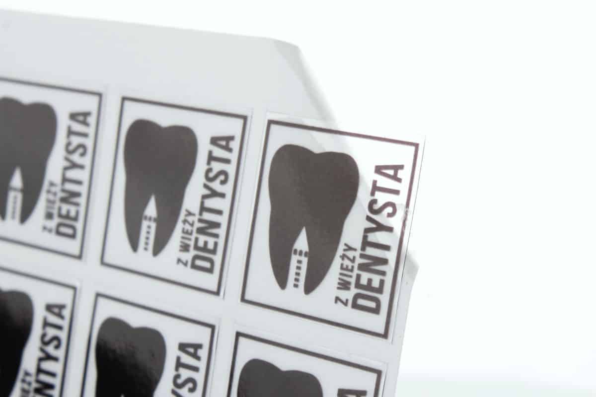 naklejki-realziacje-139_1 realizacja na naklejki przeźroczyste dla Dentysta z wieży
