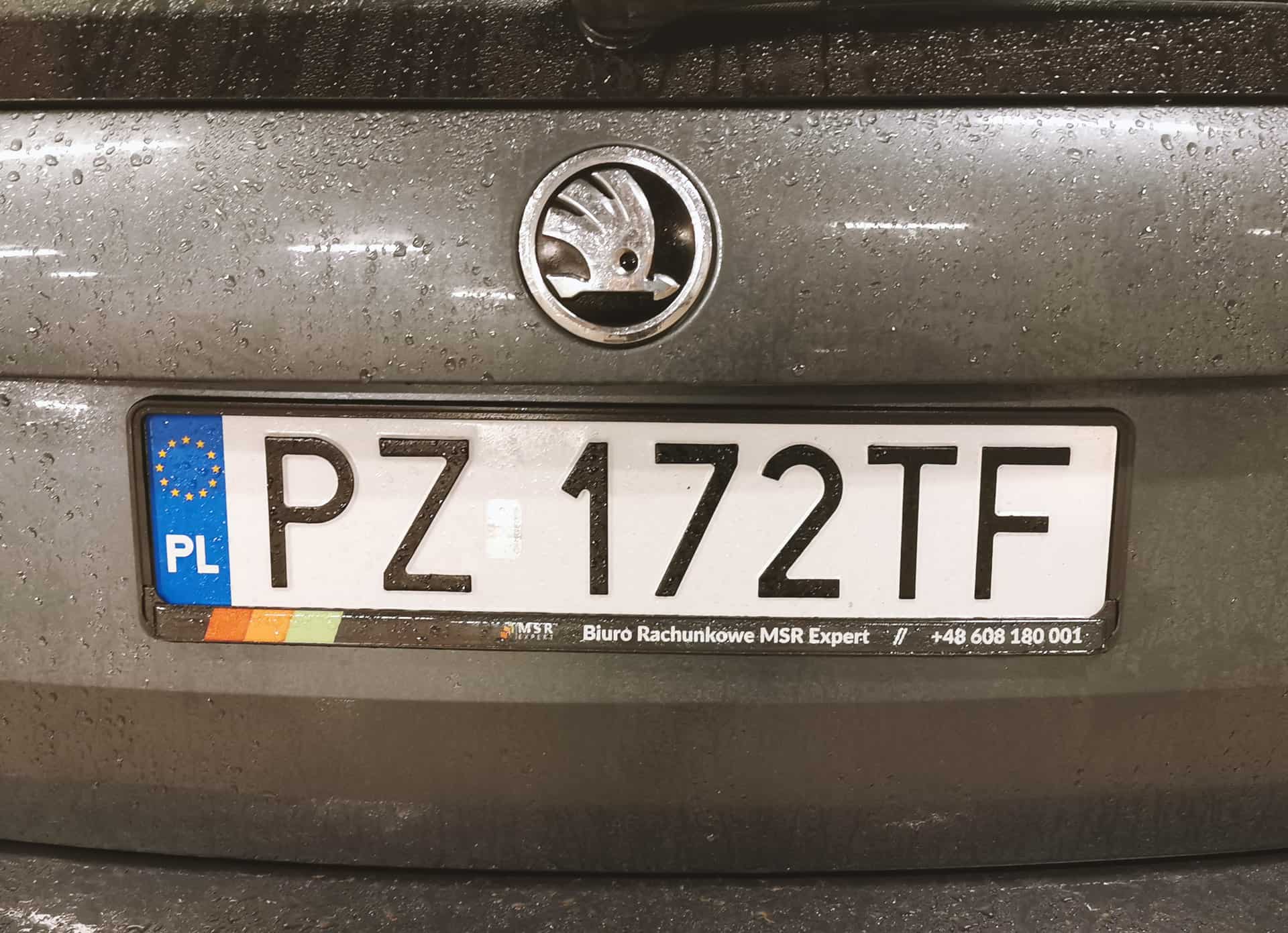 ramki pod tablice z reklamą firmy Biuro Rachunkowe MSR Expert